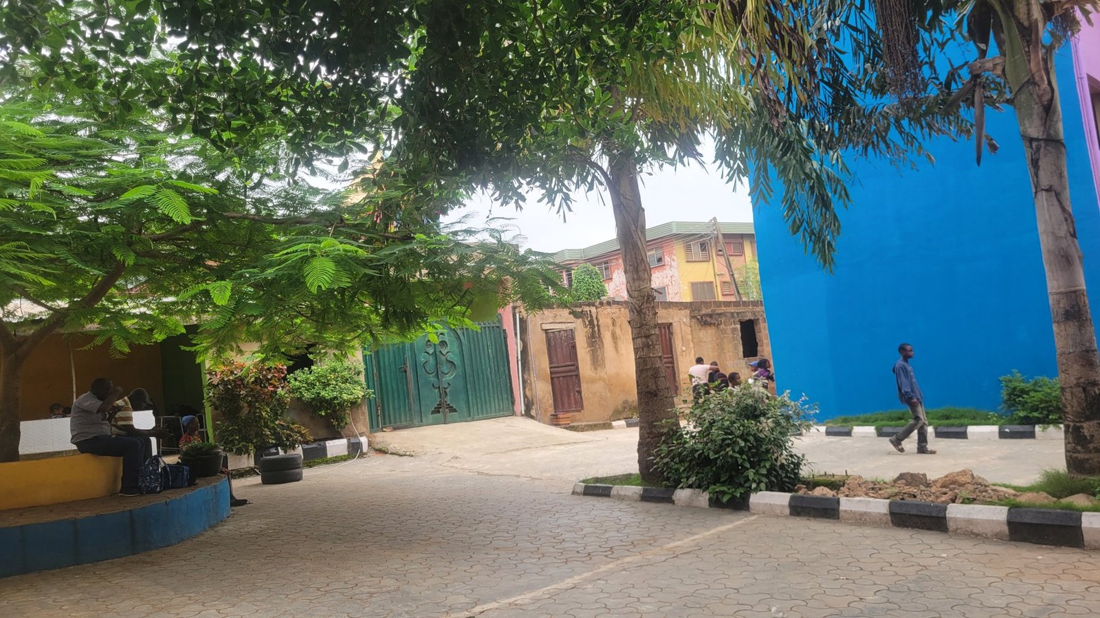 Campus moment 4